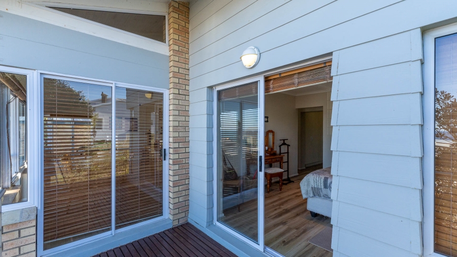 3 Bedroom Property for Sale in Pienaarstrand Western Cape